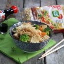 Noodles saltati con verdure e tofu affumicato