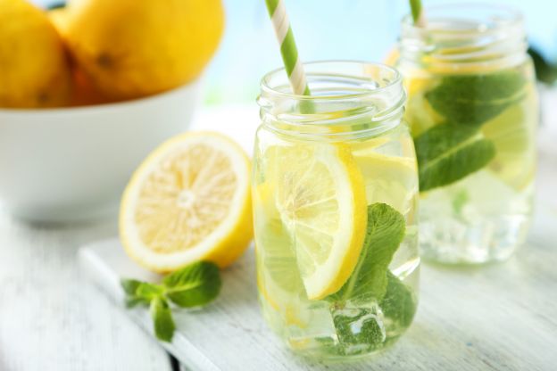 4. La ricetta dell'acqua di chia al limone