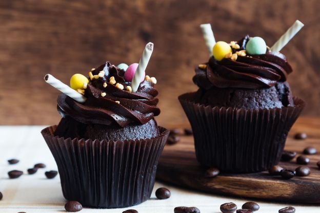 Cupcake al cioccolato con glassa di cioccolato