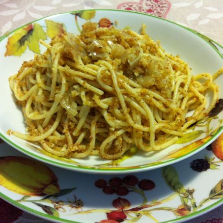 Spaghetti alle acciughe e pangrattato ricetta di dani for Ricette spaghetti