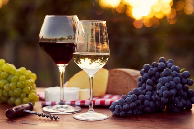 La dieta del vino per perdere peso con gusto