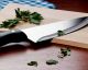 Come affilare i coltelli in cucina: 3 tecniche facilissime