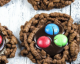 Deliziosi cookies con crema al cioccolato e Smarties