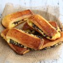 Brioche svizzera con gocce di cioccolato e crema pasticcera