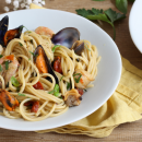 Una deliziosa ricetta di spaghetti ai frutti di mare con pasta d'acciughe