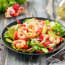 Deliziose insalate estive e 10 modi per renderle (molto!) più gustose