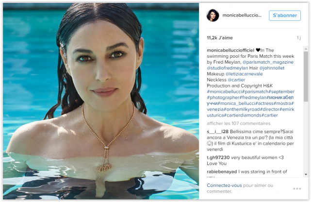 Monica Bellucci  posa nuda in una piscina e...