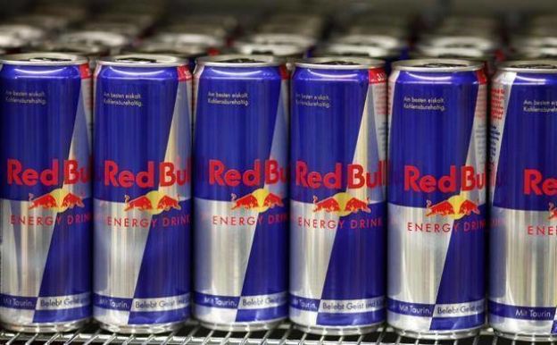 Beve 24 lattine di Red Bull...ed ecco cosa succede DENTRO al suo corpo