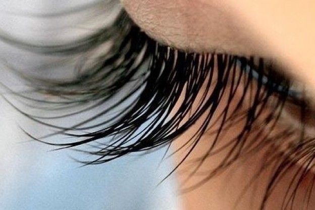 COME IRROBUSTIRE LE TUE CIGLIA IN UNA SETTIMANA!