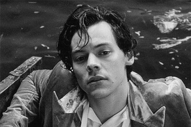 Questa STELLA della MUSICA che vi ha FATTO SOGNARE si è FIDANZATA