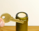 VIDEO : scoprite come APRIRE una BOTTIGLIA di VINO con UNA CHIAVE
