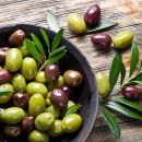 10 usi delle olive verdi al di fuori della cucina (a cui non avresti mai pensato)