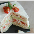 Torta FREDDA di pancarrè con SALMONE e POMODORINI