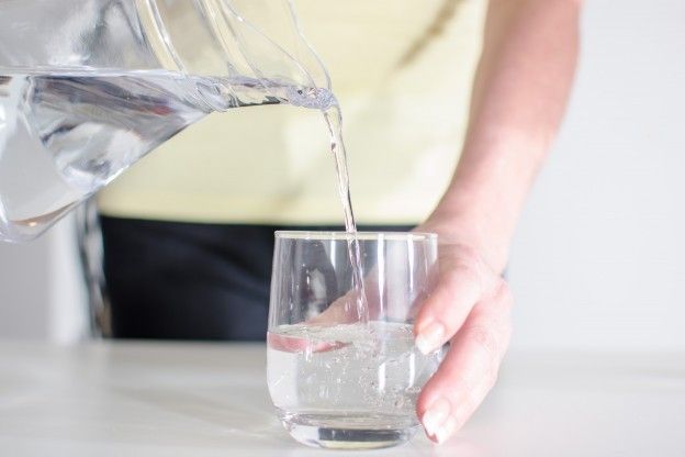 La dieta dell'acqua, per idratarsi e dimagrire in modo sano (no, non si beve solo acqua!!)