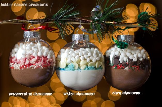 Regalate una cioccolata calda formato pallina di Natale