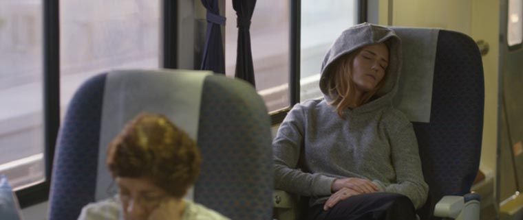 La felpa con il cappuccio gonfiabile per dormire dove vuoi