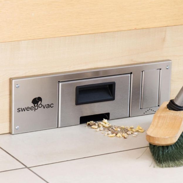 Più TEMPO per te e MENO fatica per te, grazie ad un ASPIRAPOLVERE DA BATTISCOPA