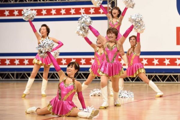 [VIDEO] POM POM, le cheerleader giapponesi 70enni !