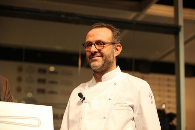 A cena da Massimo Bottura : la storia e la filosofia dello chef migliore del mondo