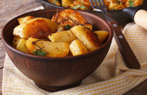 Come preparare delle perfette patate al forno senza forno