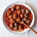 La ricetta tradizionale delle polpette al sugo