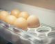 Ecco perchè non si dovrebbero conservare le uova nello sportello del frigorifero
