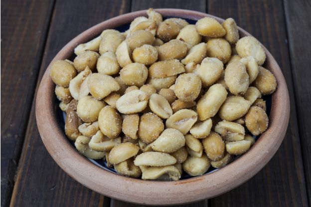 le noccioline possono quasi diventare una droga