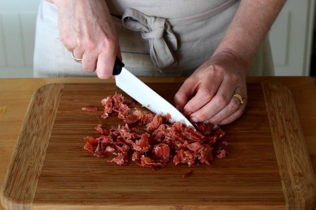 Tagliare il prosciutto