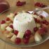 Torta di yogurt gelato con frutta fresca