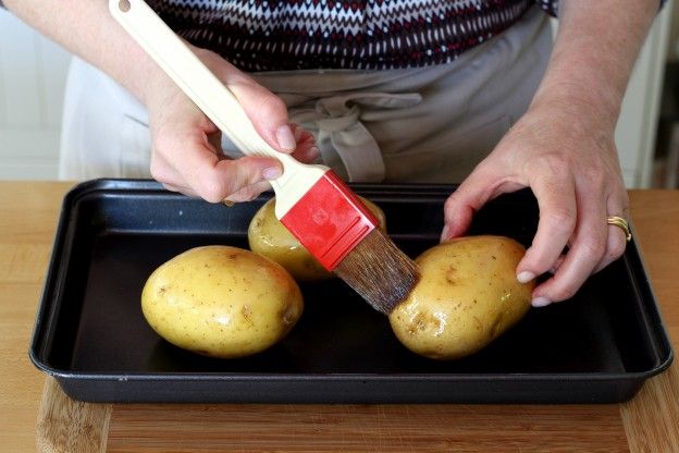 Spennellare le patate