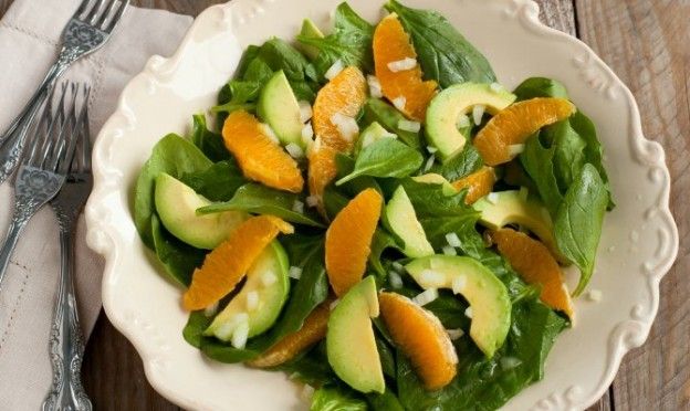 insalata di spinaci, arancia e avocado