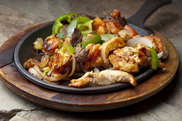 Fajitas con gamberetti e pollo