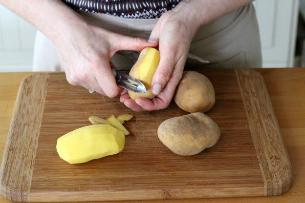 Sbucciare le patate