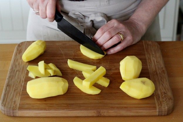 Tagliarle a forma di patatine