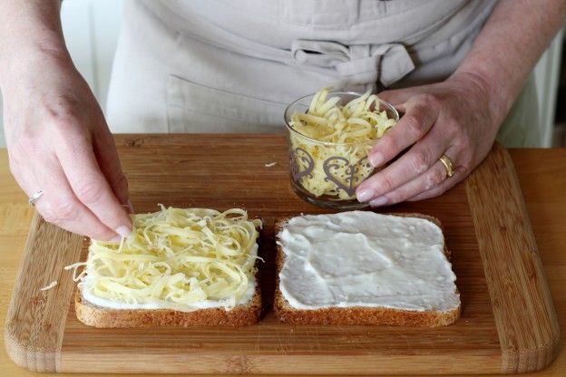 Aggiungere il formaggio grattugiato