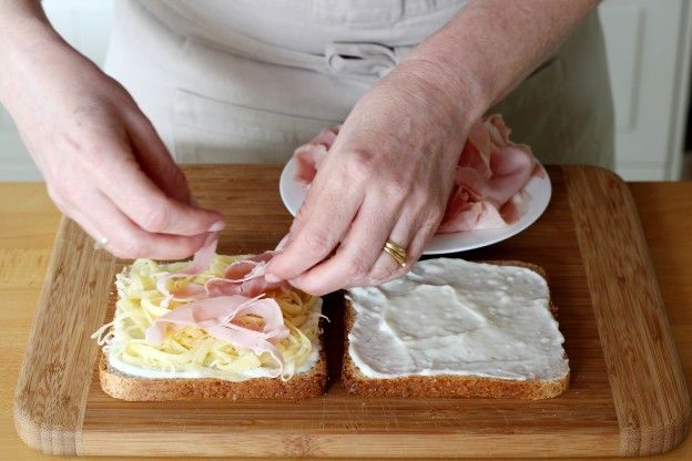 Aggiungere il prosciutto