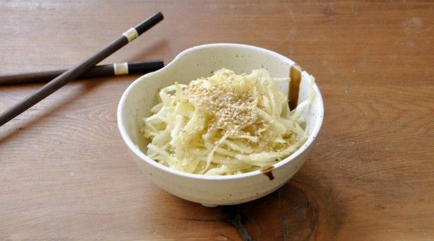 Come preparare l'insalata di cavolo cappuccio alla giapponese
