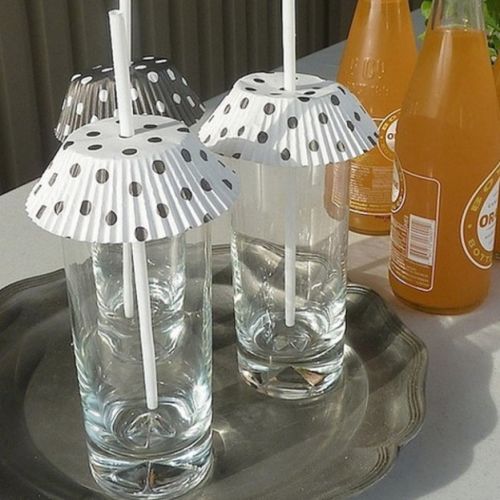 Lasciare gli insetti (tipo le API) al di fuori dei nostri bicchieri