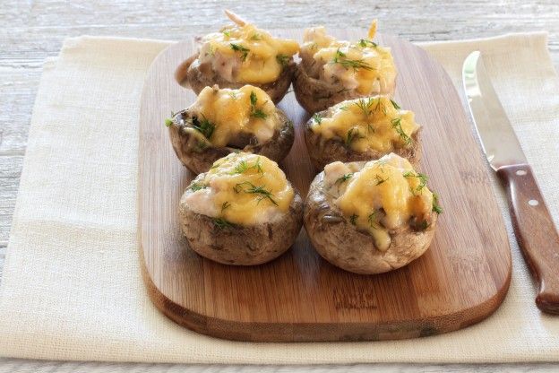 Funghi champignons ripieni al formaggio