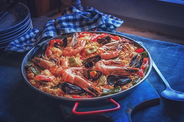Paella di pesce fresco e peperoni