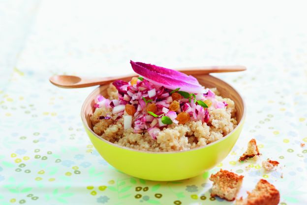 Insalata d'indivia quinoa e uvetta