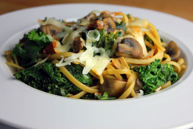 Insalata di pasta e cavolo riccio