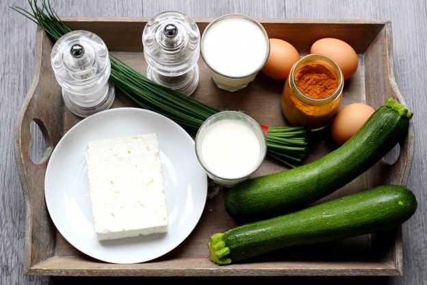 Gli ingredienti per preparare un delizioso flan di zucchine