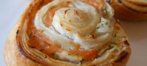 Girelle salate di pasta sfoglia