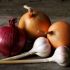 Perché aglio e cipolle provocano l'alitosi?