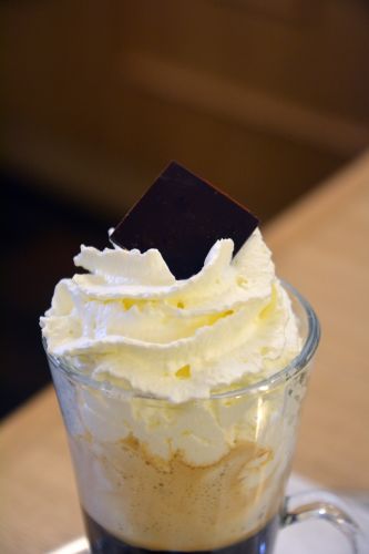 Coppa di gelato o caffè