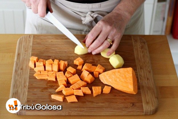 Pelate e tagliate le verdure