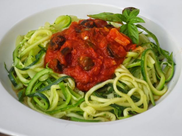 ZOODLES con salsa di pomodoro