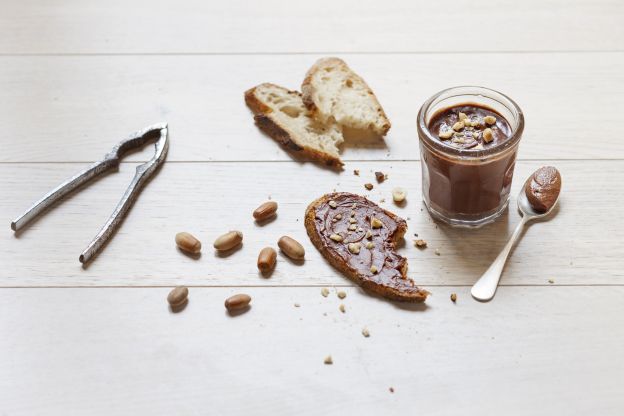 Crema spalmabile alla nocciola fatta in casa