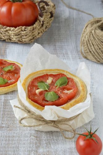 Tartellette al pomodoro